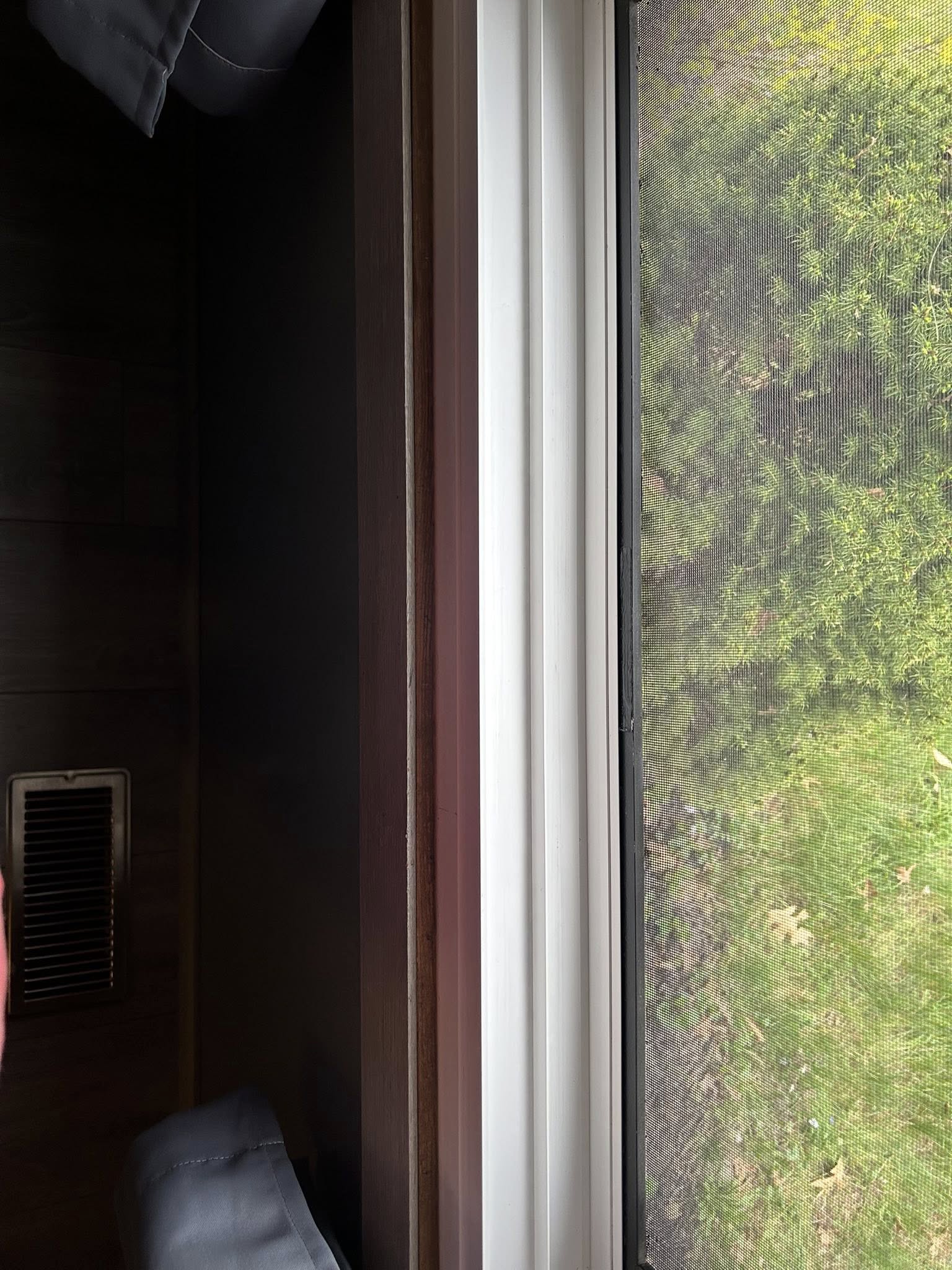 Clean window sill